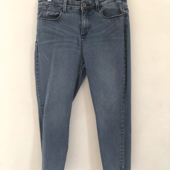 ❤️ Talbots Simply Flattering Denim Crops - Picture 2 of 8